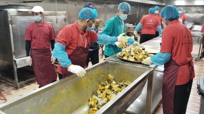 Makanan siap saji jemaah haji RI (Haris Fadhil/detikcom)