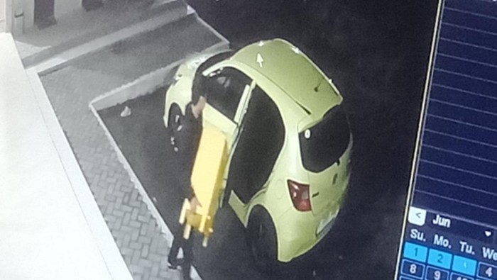 Rekaman CCTV pencurian kotak infak di Tulung, Klaten.