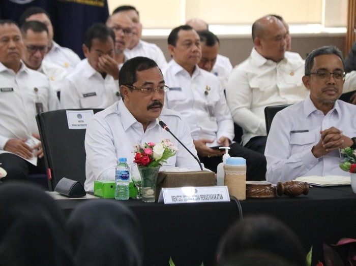 Menteri Imipas Agus Andrianto membuka masa orientasi CPNS Kemenimipas Tahun Anggaran 2024 di Aula Yusuf Adiwinata, Lantai 12 Gedung Kementerian Imipas, Jaksel, Selasa (3/6/2025).