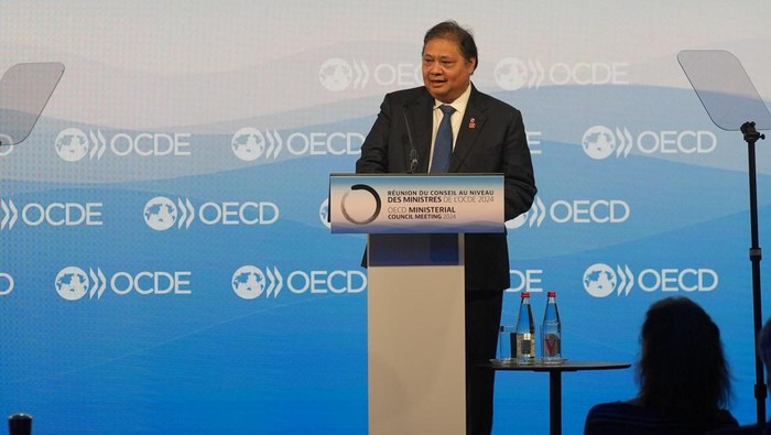 Menteri Koordinator Bidang Perekonomian Airlangga Hartarto memimpin Delegasi Indonesia dalam kunjungan kerja di Paris, Prancis, pada 2 - 5 Juni 2025 untuk menghadiri rangkaian Pertemuan Tingkat Menteri (PTM) Dewan Organisation for Economic Co-operation and Development (OECD) tahun 2025.