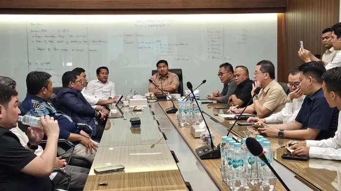 Menteri PKP Maruarar Sirait bertemu Ketua Umum Asosiasi Pengembang di Bandung, Jawa Barat
