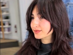 Rekomendasi Model Poni Wanita untuk Jidat Lebar dan Wajah Lonjong