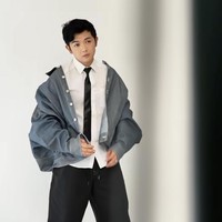 Melalui akun Instagram pribadinya Nicky Tirta membagikan video singkat sesi pemotretannya. Tampil awet muda, penampilan Nicky langsung jadi sorotan. Foto: Instagram/@nickytirta