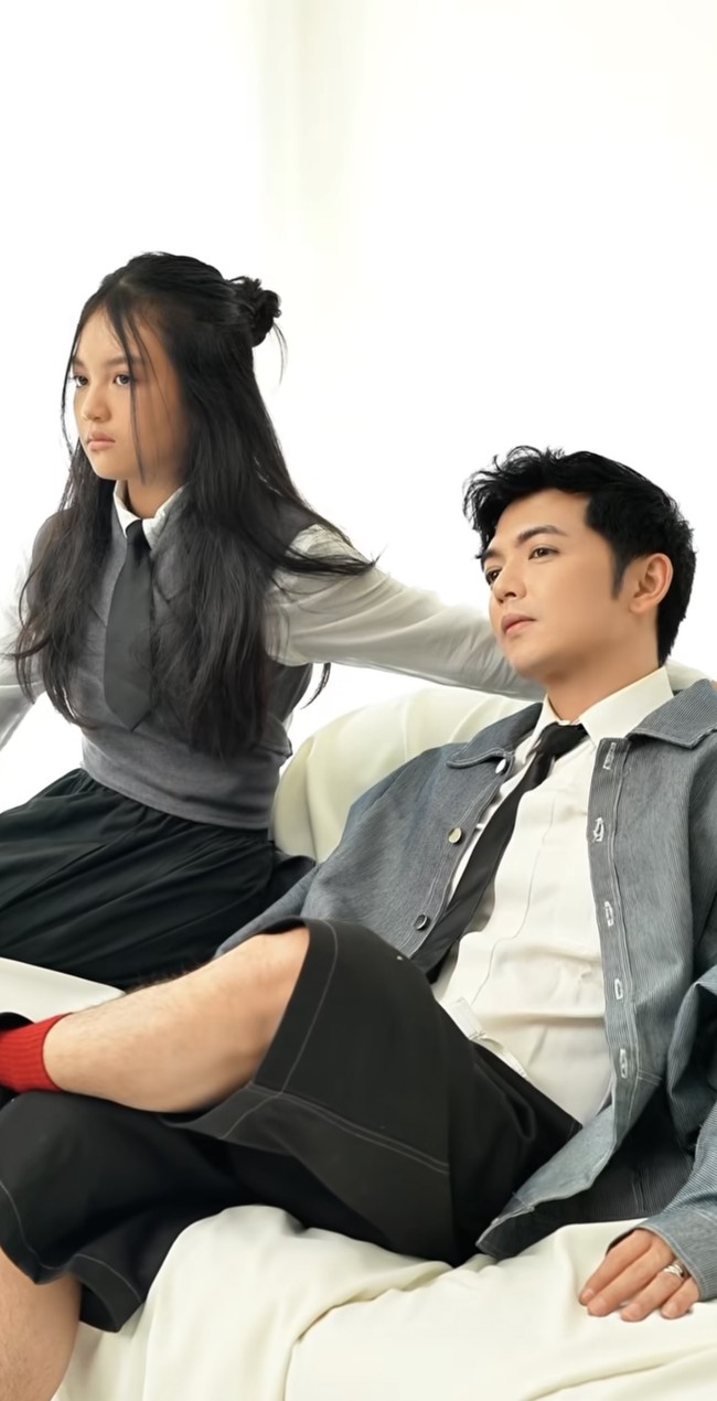 Dipulas dengan sedikit makeup, wajah Nicky tampak mulus. Kerutan juga tak terlihat di wajah artis yang sudah berusia kepala 4 itu. Foto: Instagram/@nickytirta