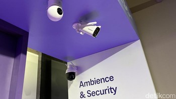 Dua varian lainnya adalah CCTV untuk penggunaan luar ruangan yang mendukung night vision berwarna, IP65, dan panel surya. Foto: Virgina Maulita Putri/detikINET