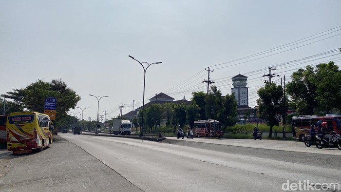 Penampakan lokasi rusa tersesat di Jalan Pantura Semarang, Selasa (3/5/2025).