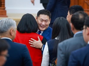 Didemo Gara-gara Gaya Hidup Mewah Anak, PM Mongolia Mundur