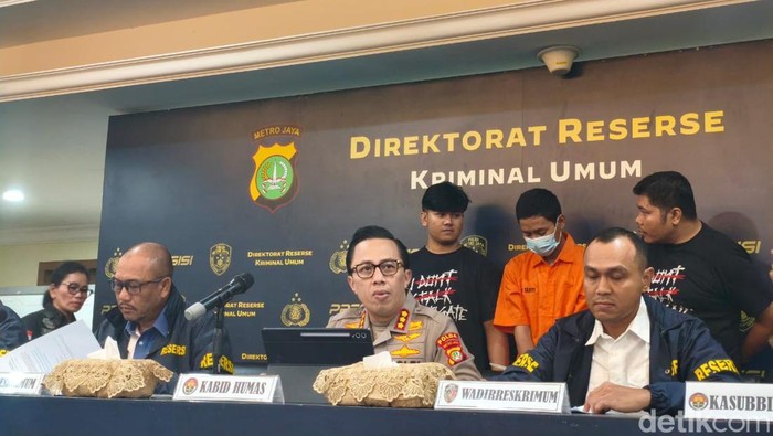 Polda Metro Jaya menggelar konferensi pers kasus bos sembako di Bekasi yang dibunuh pegawainya.