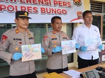 Polisi Tangkap 2 Operator Ekskavator untuk Tambang Emas Ilegal di Bungo