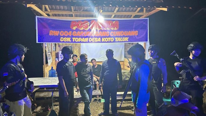 Polres Kuansing menggelat patroli malam menjaga kamtibmas di Kota Taluk Kuantan.