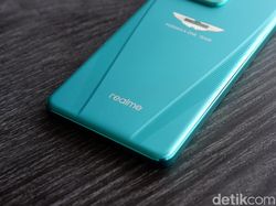 Unboxing Realme GT 7 Dream Edition Aston Martin, Cuma 200 Unit di RI