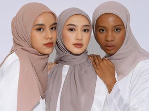 Cara Memakai Hijab Segi Empat Simple dan Modis