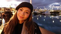 Artis asal Malaysia ini bernama lengkap Nur Qamarina Diana binti Zulreal. Riena debut berakting di serial televisi pada 2017 membintangi Pinggan Tak Retak, Nasi Tak Dingin. Foto: dok. Instagram Riena Diana/Keith Foo