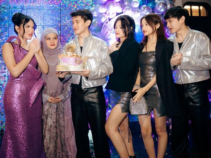 Sandro Karamoy dan Sandri Karamoy Kakak kembar Davina, Sandri dan Sandro Karamoy