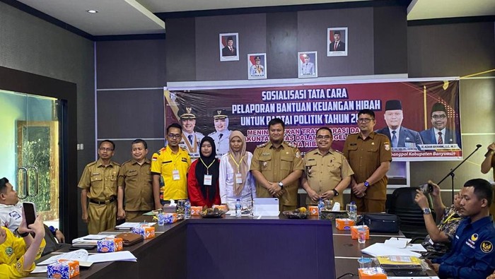 Sekda Banyuasin Erwin Ibrahim sosialisasikan tata cara pelaporan bantuan keuangan hibah untuk parpol.