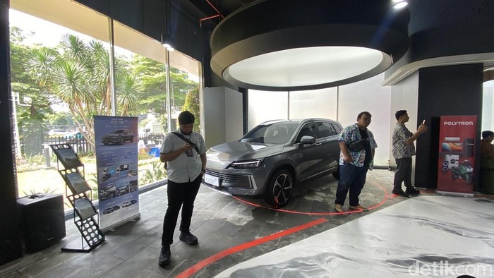 Showroom Polytron