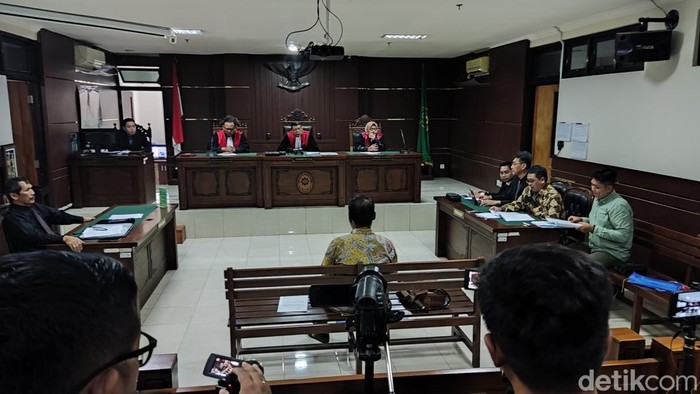 Sidang gugatan perdata terkait ijazah palsu dengan tergugat pimpinan kampus UGM di PN Sleman, Selasa (3/6/2025).