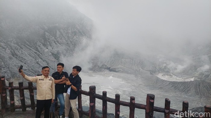 Suasana di Kawasan Gunung Tangkuban Parahu
