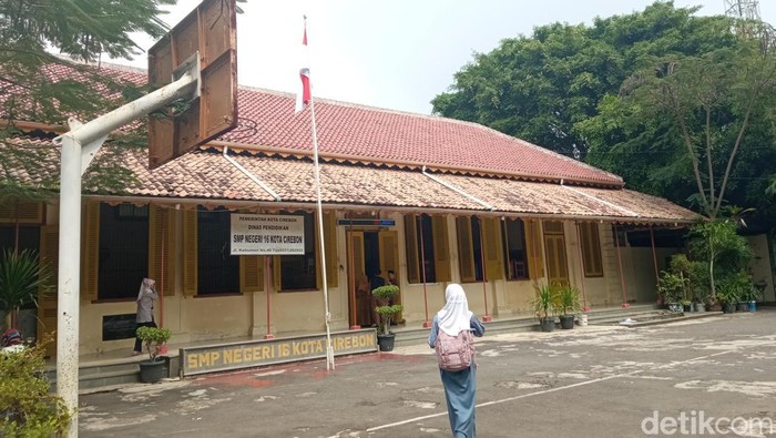 Suasana di SMP Negeri 16 Kota Cirebon