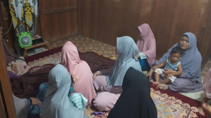 Suasana rumah duka di kediaman bocah yang tewas tenggelam di Ogan Ilir.