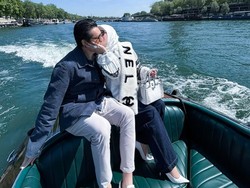 7 Foto Syahrini di Paris, Pamer Kemesraan Dengan Suami di Atas Perahu