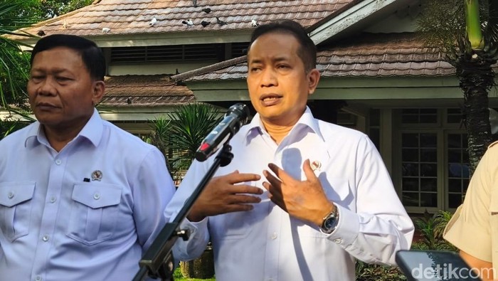 Wakil Menteri Koperasi Ferry Juliantono saat ditemui ke Pendopo Gubernur NTB, Selasa (3/6/2025). (Foto: Ahmad Viqi/detikBali)