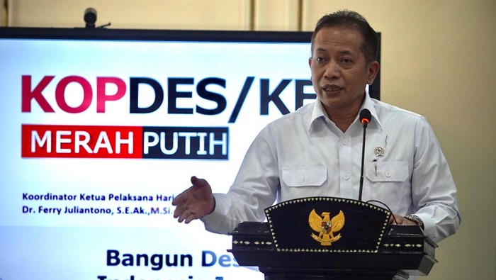 Wamenkop Ferry Juliantono saat dialog soal Koperasi Desa Merah Putih di NTB