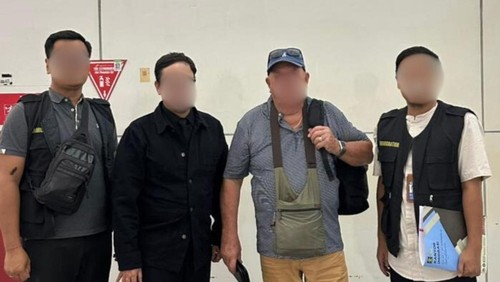 WN Australia, DCL, dideportasi dari Bali karena melakukan aktivitas melanggar izin tinggal, Jumat (30/5/2025).