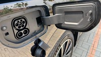 Didukung oleh platform 800V XPower dan sistem suspensi udara dual-chamber cerdas, X9 juga dilengkapi teknologi keselamatan XPilot Assist. Secara performa, mobil MPV  listrik premium ini diklaim bisa mengeluarkan tenaga hingga 235 kW dan top speed mencapai 200 km/jam. Foto: Luthfi Anshori/detikOto
