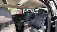 Interior Starship Universe Cockpit menghadirkan zero-gravity space sofas, pengaturan elektrik stepless untuk kursi baris ketiga, dan fitur pijat di baris pertama dan kedua.  Foto: Luthfi Anshori/detikOto