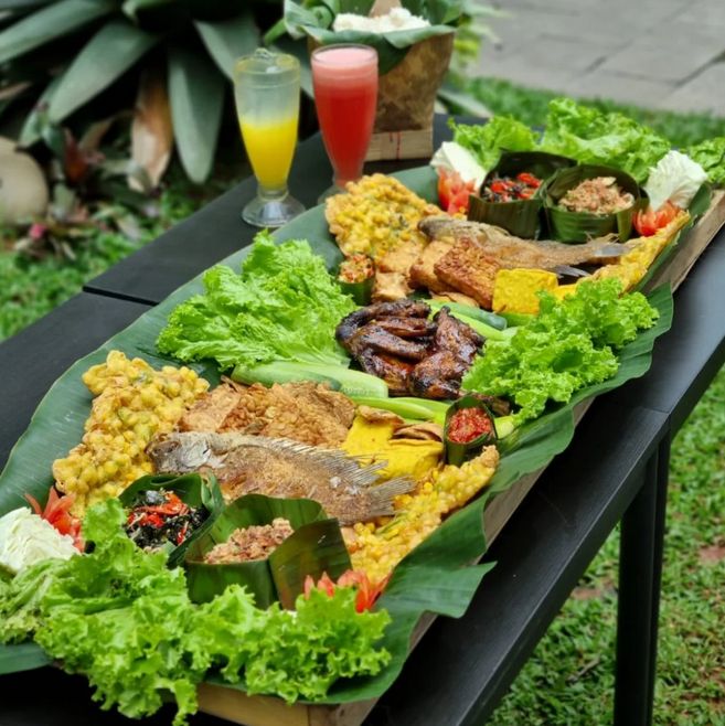 5 Resto Pemandangan Sawah yang Jadi Spot Favorit Buat Arisan