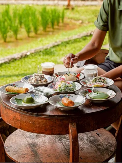 5 Resto Pemandangan Sawah yang Jadi Spot Favorit Buat Arisan