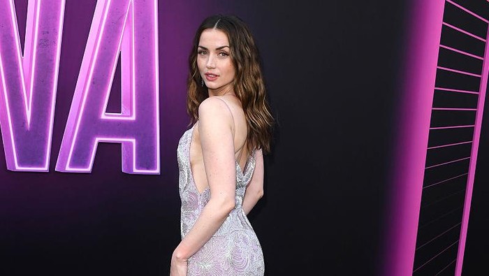 HOLLYWOOD, CALIFORNIA - JUNE 03: Ana de Armas arrives at the Lionsgate Presents World Premiere Of Ballerina  at TCL Chinese Theatre on June 03, 2025 in Hollywood, California. (Photo by Steve Granitz/FilmMagic)