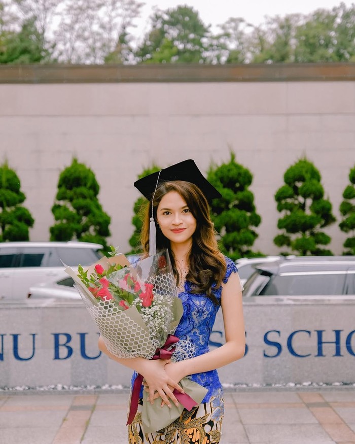 Annisa Fitriana, Manajer Girl Group No Na