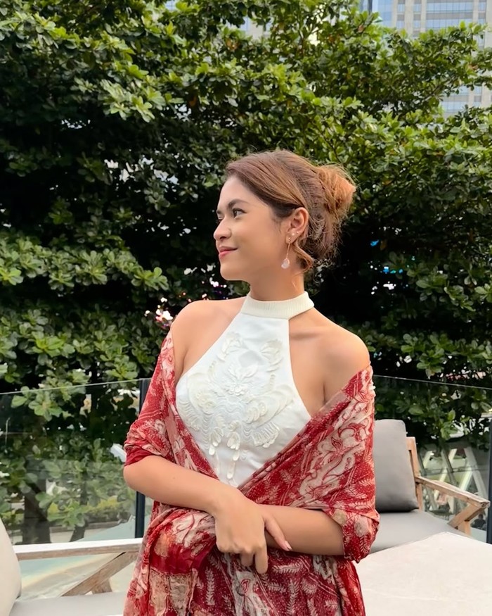 Annisa Fitriana, Manajer Girl Group No Na