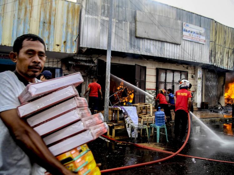 Api Lahap Deretan Toko Elektronik di Ternate
