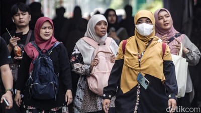 COVID-19 Ngegas Lagi, Menkes Sebut Varian Relatif Tak Mematikan