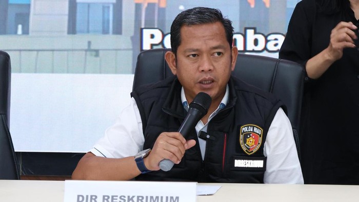 Direktur Reskrimum Polda Riau Kombes Asep Darmawan.