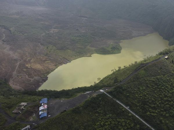 Eksotisme Kawah Galunggung, Keindahan Alam di Atas Gunung Api Aktif
