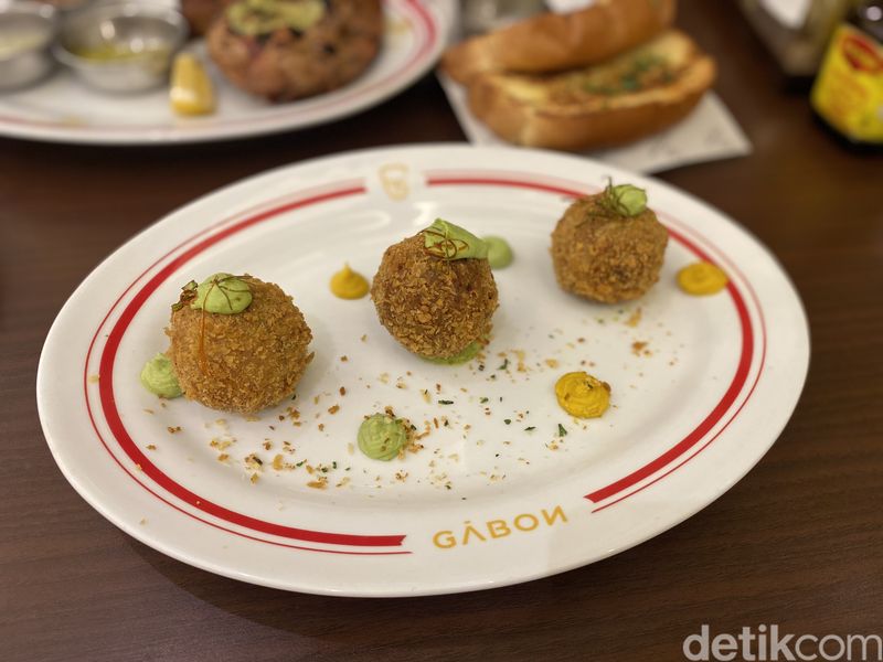 Gabon African Chicken