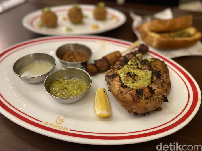 Gabon African Chicken