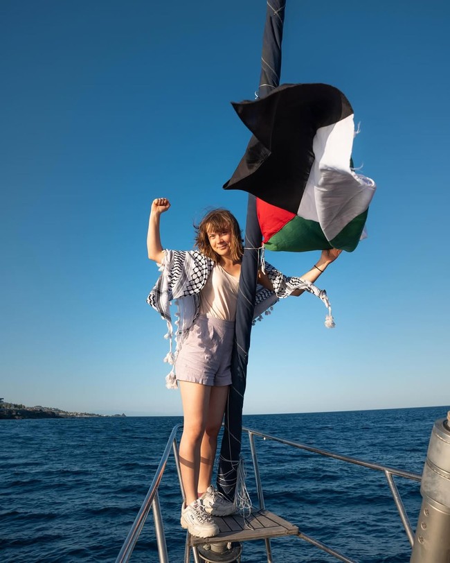 Greta Thunberg, aktivis lingkungan dan iklim asal Swedia, berlayar membawa misi untuk mendobrak pengepungan ilegal militer Israel terhadap warga Gaza, Palestina. Foto: Instagram/@gretathunberg