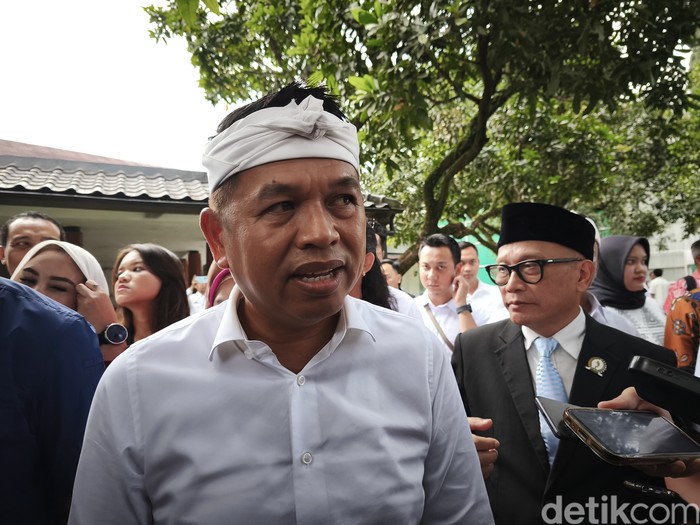 Gubernur Jabar Dedi Mulyadi