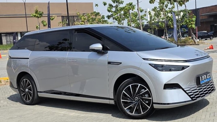 Harga satu ban Xpeng X9 bisa mencapai Rp 8,5 juta
