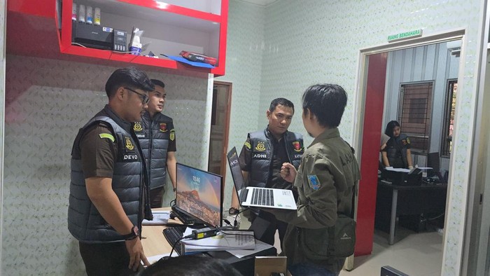 Kejari Lahat Geledah dua kantor terkait dugaan korupsi dana hibah KONI