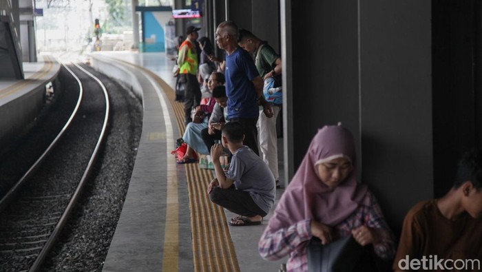 Seperti ini wujud perluasan Stasiun Tanah Abang di Jakarta, Rabu (4/6/2025). Direktorat Jenderal Perkeretaapian Kementerian perhubungan mencatat progres saat ini untuk proyek Peningkatan Stasiun Tanah Abang Tahap I, dengan capaian pembangunan mencapai 99.85% per 23 Mei 2025.
