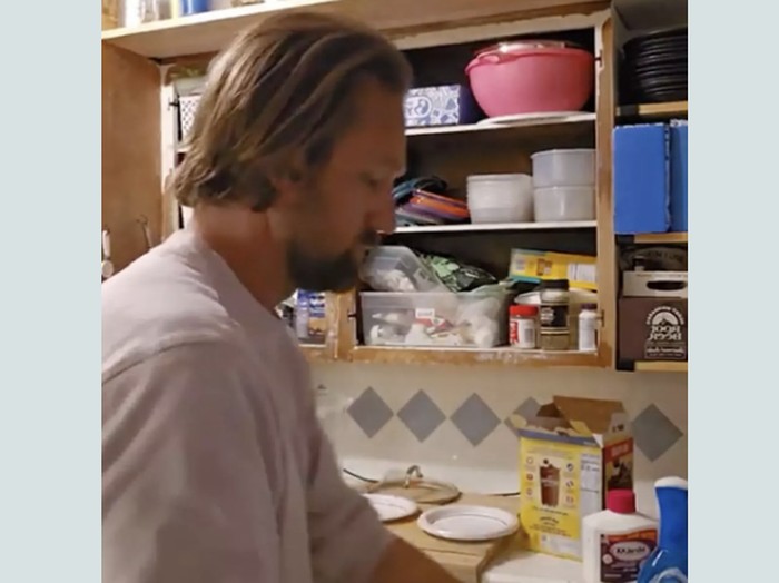 Kerry Johnson, bapak rumah tangga