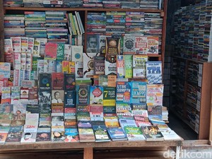 Cerita Runtuhnya Surga Buku Kwitang, Saksi Bisu Pertemuan Cinta & Rangga