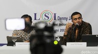 LSI menyebut rapor biru 7 bulan pemerintahan Prabowo-Gibran ada pada sektor kondisi sosial budaya (95, 1%), keamanan nasional mencapai 83,1%. 
