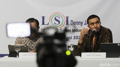 LSI Denny JA: Lapangan Pekerjaan Rapor Merah Prabowo-Gibran
